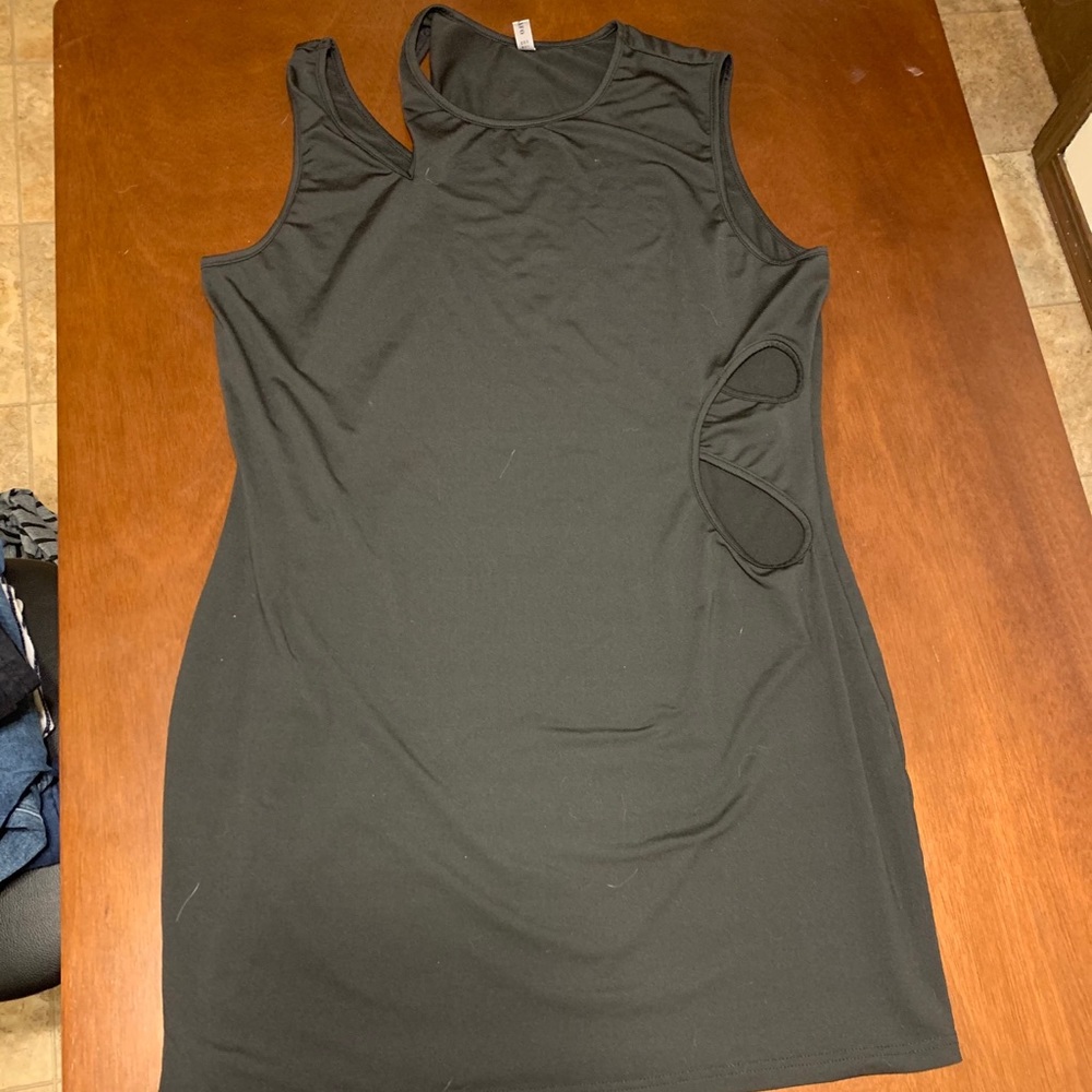 Black bodycon dress